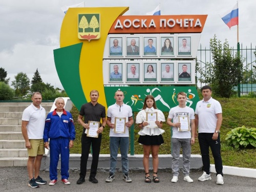 Открытие обновлённой спортивной Доски почёта состоялось на центральном стадионе Станового.